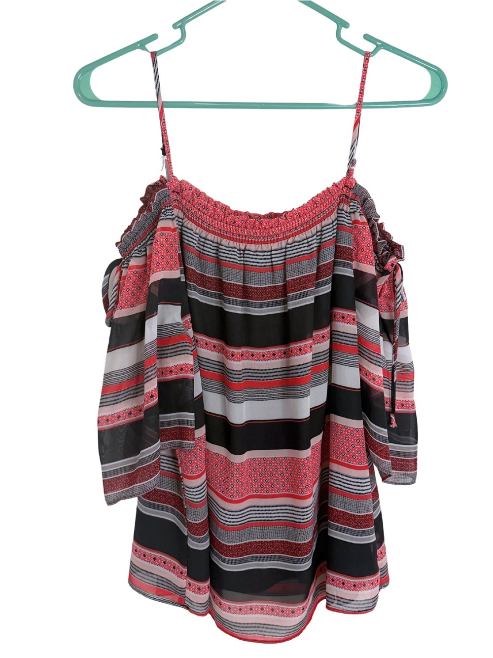 3/$20 I.N. San Francisco Striped Off-Shoulder Spaghetti Strap Blouse Size Medium